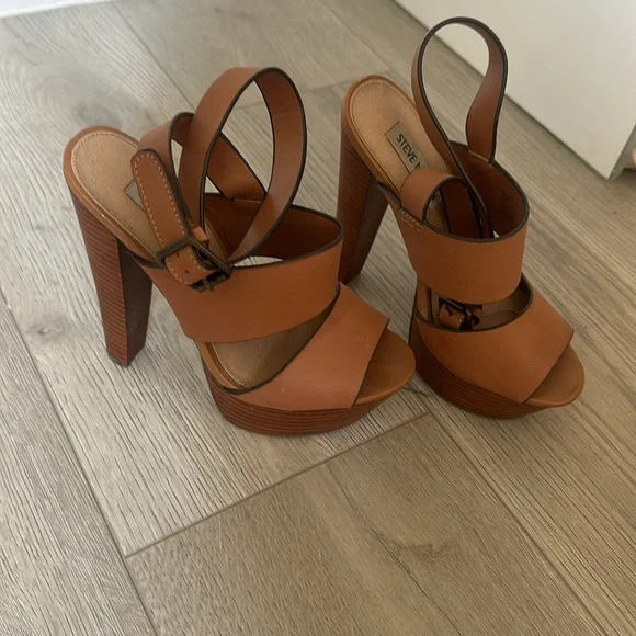 Steve Madden Dezzzy Tan Leather Platform Heels - Picture 8 of 11